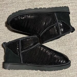 NWOT Ugg Ultra Mini Sequin Mirror Ball